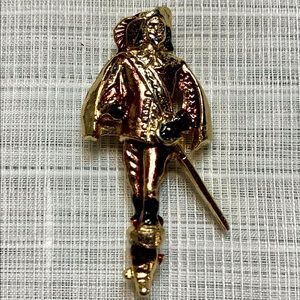 Vintage Gold Toned Pirate Musketeer Brooch